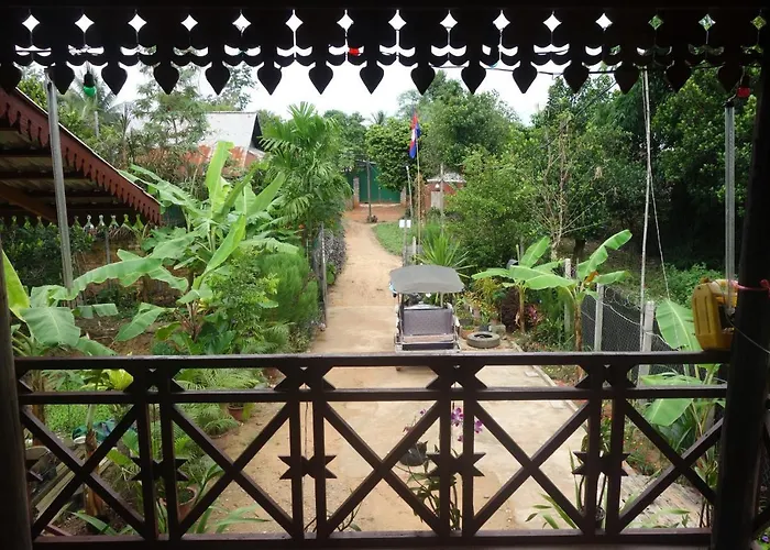 Authentic Cambodian Angkor Сиемрип
